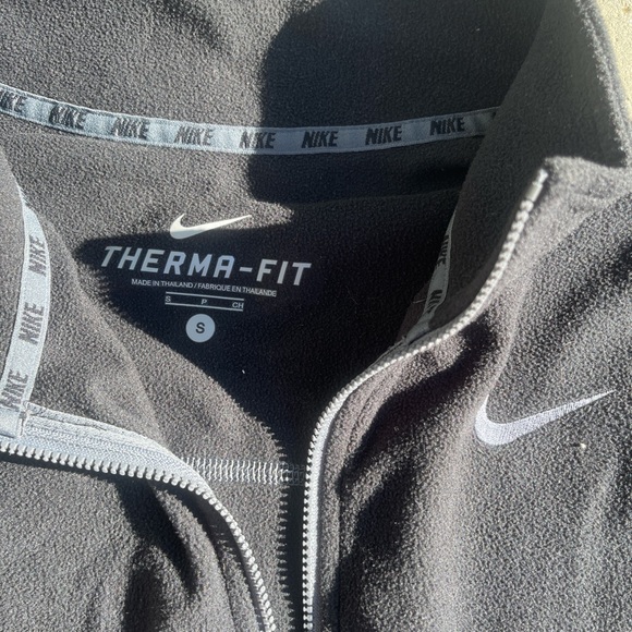Nike quarter zip
Size S

#streetwear #vintage #fashion #skate - Picture 2 of 3